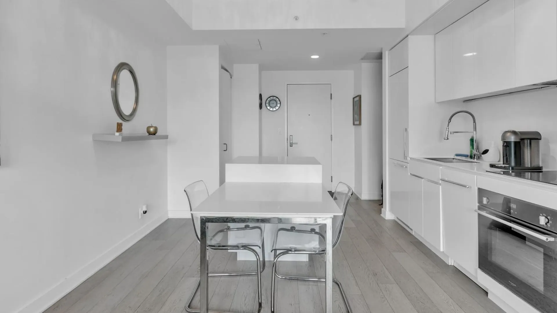 Luxurious Appartement Downtown Gym Sauna Pool Montreal 0*,  Kanada
